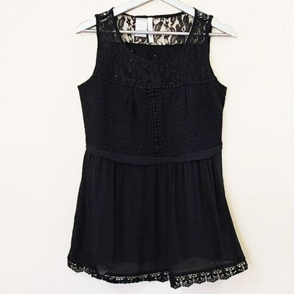 NWT FORGOTTEN GRACE Sleeveless Lace Trim Tunic - Picture 3 of 6